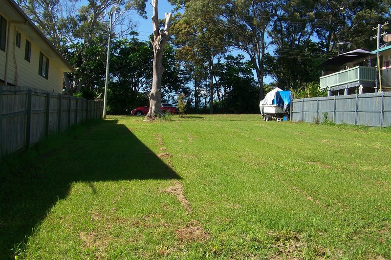 Photo - 128 Lucas Drive, Lamb Island QLD 4184 - Image 4