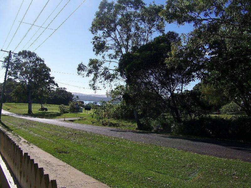 Photo - 128 Lucas Drive, Lamb Island QLD 4184 - Image 8