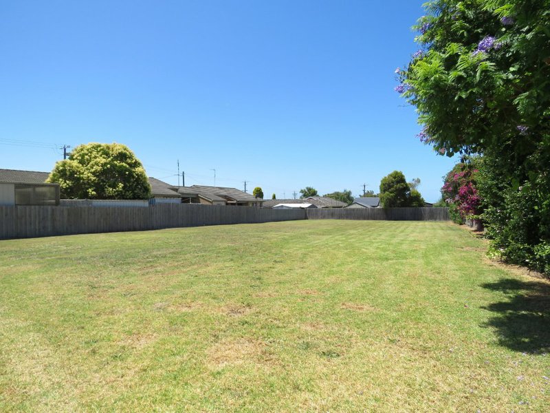 Photo - 128 Main Road, Paynesville VIC 3880 - Image 6