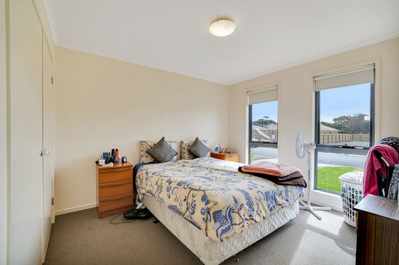 Photo - 1/28 Malcliff Road, Newhaven VIC 3925 - Image 9