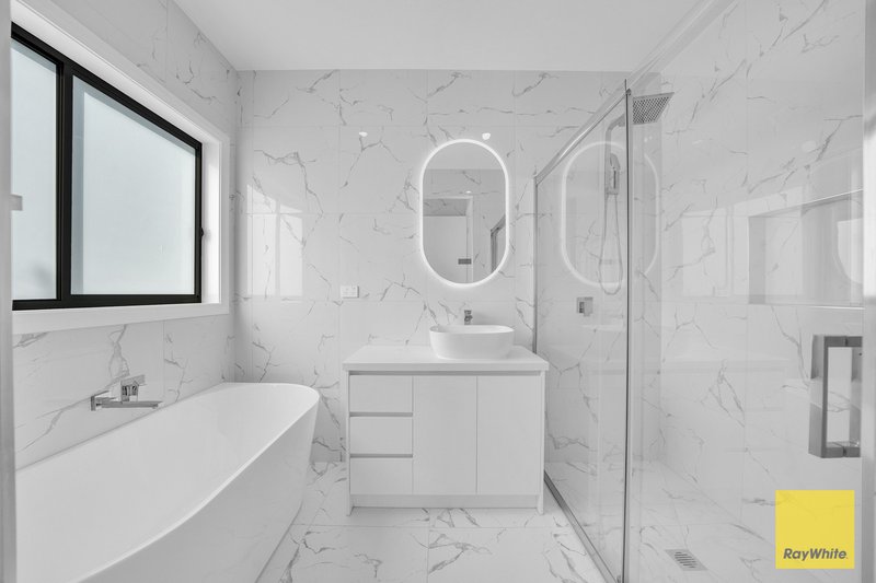 Photo - 128 Mckinley Drive, Truganina VIC 3029 - Image 13