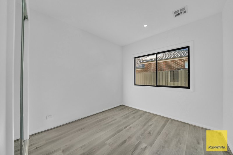 Photo - 128 Mckinley Drive, Truganina VIC 3029 - Image 14
