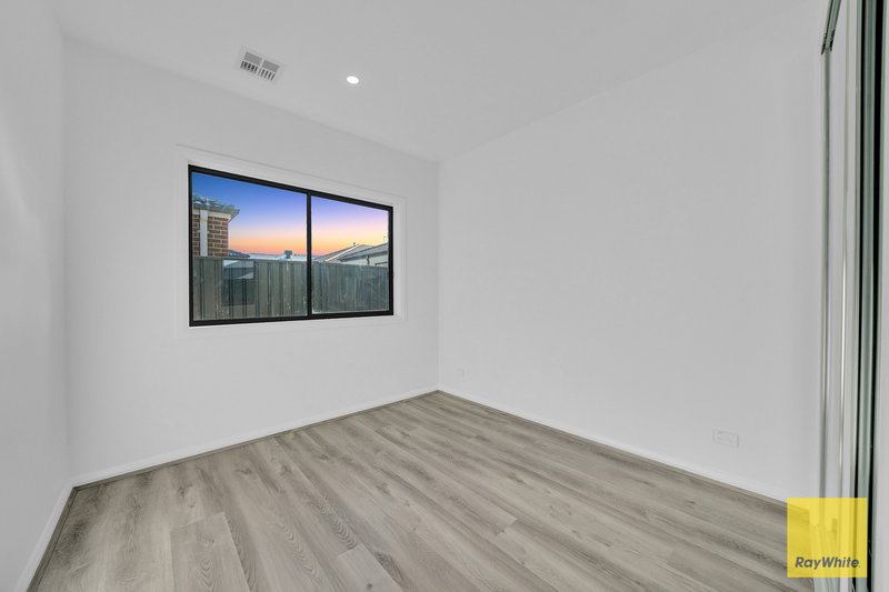Photo - 128 Mckinley Drive, Truganina VIC 3029 - Image 15