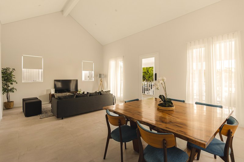 Photo - 128 Midsummer Avenue, Jindalee WA 6036 - Image 2