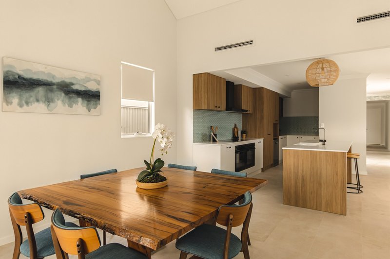 Photo - 128 Midsummer Avenue, Jindalee WA 6036 - Image 3