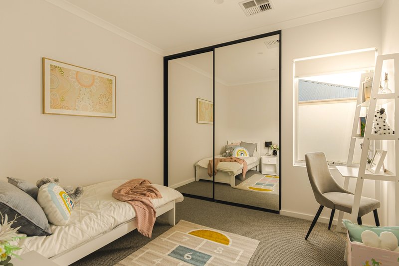Photo - 128 Midsummer Avenue, Jindalee WA 6036 - Image 20