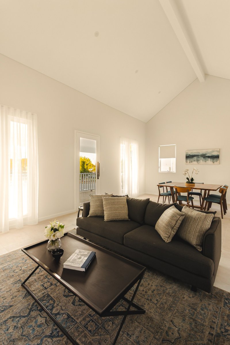 Photo - 128 Midsummer Avenue, Jindalee WA 6036 - Image 26