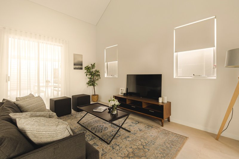 Photo - 128 Midsummer Avenue, Jindalee WA 6036 - Image 27
