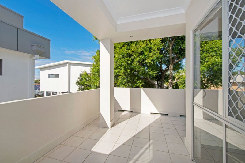 Photo - 1/28 Milton Avenue, Paradise Point QLD 4216 - Image 17