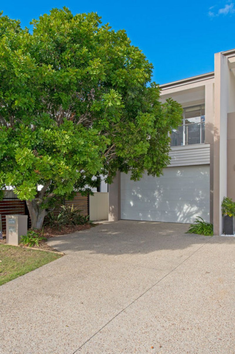 Photo - 1/28 Milton Avenue, Paradise Point QLD 4216 - Image 20