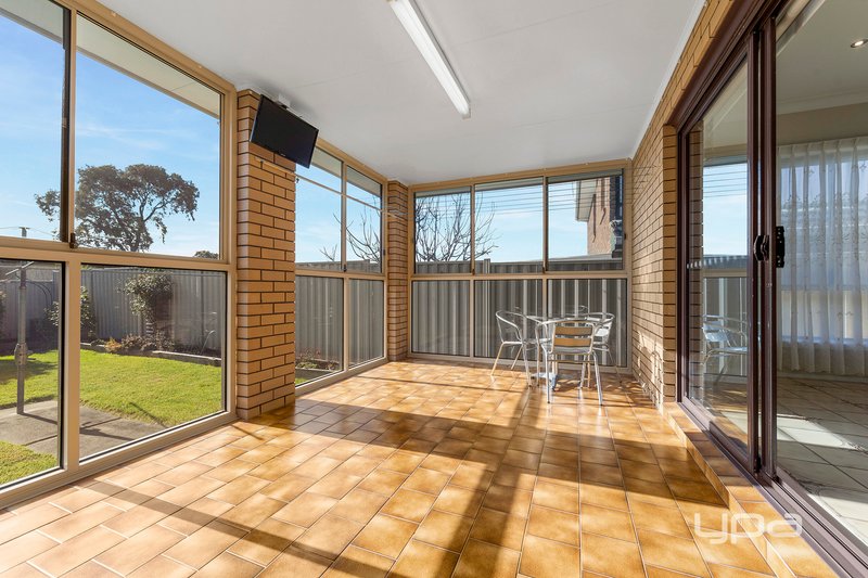 Photo - 128 Neale Road, Deer Park VIC 3023 - Image 5