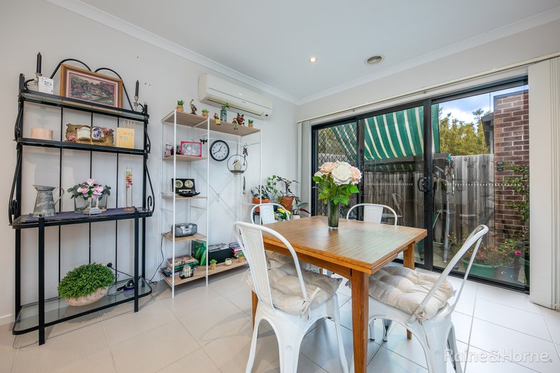 Photo - 12/8 Pads Way, Sunbury VIC 3429 - Image 5