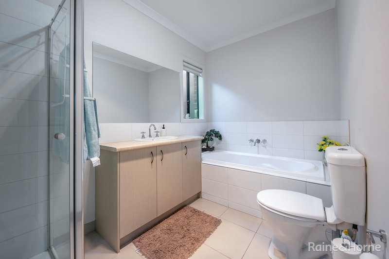 Photo - 12/8 Pads Way, Sunbury VIC 3429 - Image 6