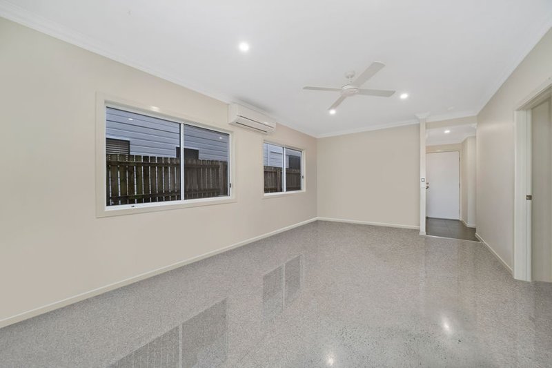 Photo - 128 Shrapnel Road, Cannon Hill QLD 4170 - Image 11