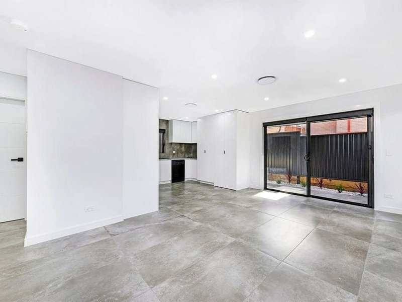 Photo - 1/28 Simmat Avenue, Condell Park NSW 2200 - Image 1