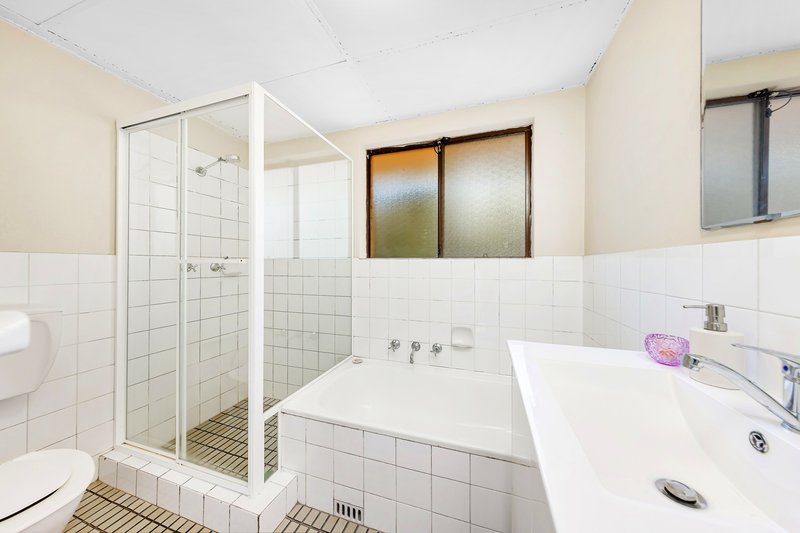 Photo - 1/28 Sorrell Street, North Parramatta NSW 2151 - Image 6