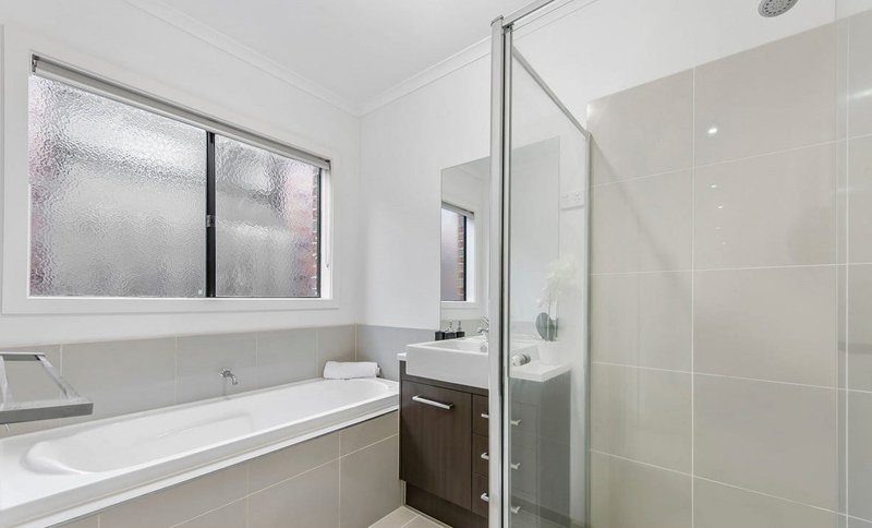 Photo - 1/28 Tony Drive, Truganina VIC 3029 - Image 8