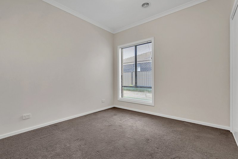 Photo - 128 Wattletree Street, Craigieburn VIC 3064 - Image 6