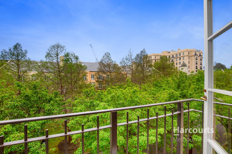 Photo - 12/8 Wellington Crescent, East Melbourne VIC 3002 - Image 6