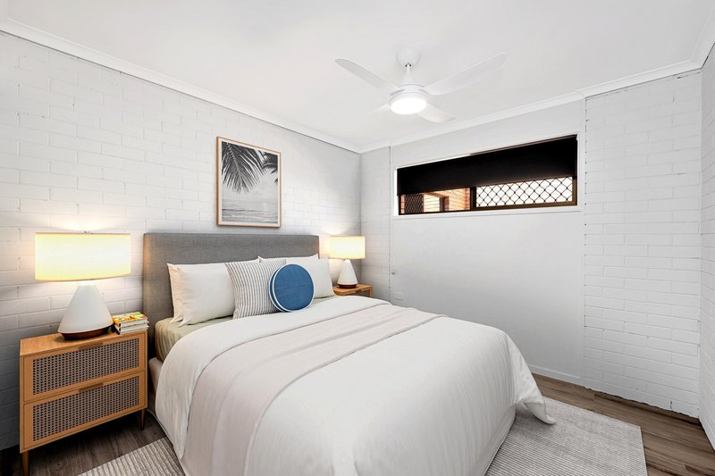 Photo - 1/28 William Street, Urangan QLD 4655 - Image 11