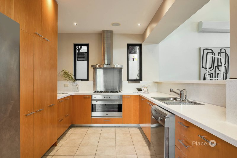 Photo - 128 Windermere Road, Hamilton QLD 4007 - Image 11