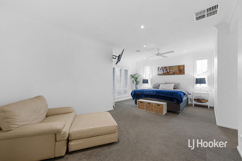 Photo - 128 Yuruga Boulevard, Point Cook VIC 3030 - Image 11