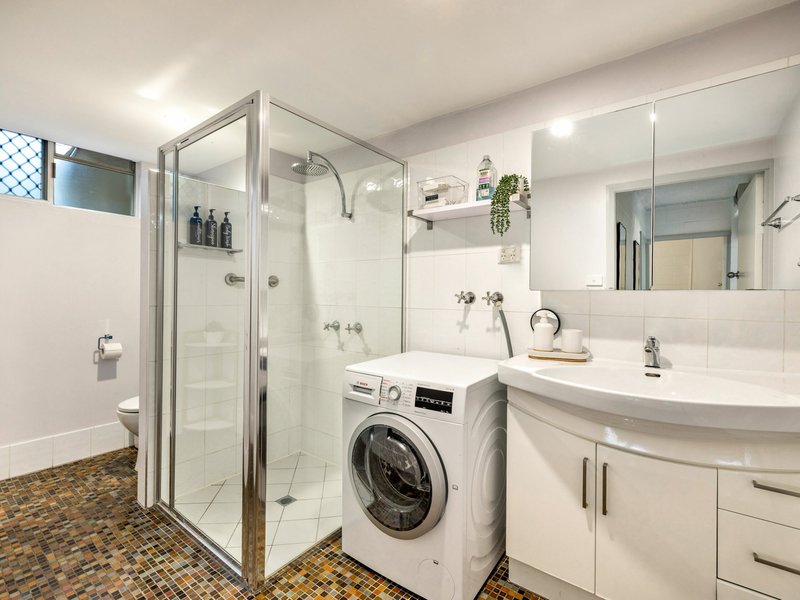 Photo - 1/281 Lake Street, Cairns North QLD 4870 - Image 3