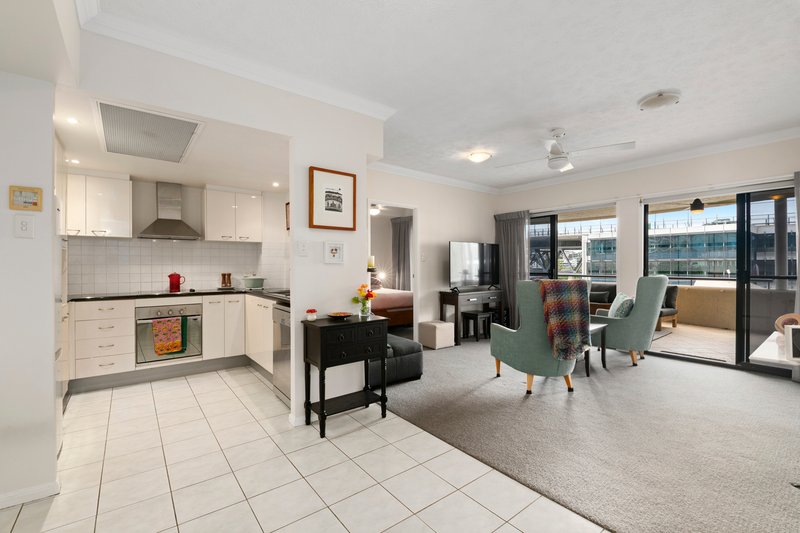 Photo - 128/193 Main Street, Kangaroo Point QLD 4169 - Image 2