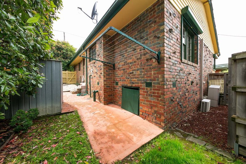 Photo - 1/285 Blackburn Road, Doncaster East VIC 3109 - Image 9