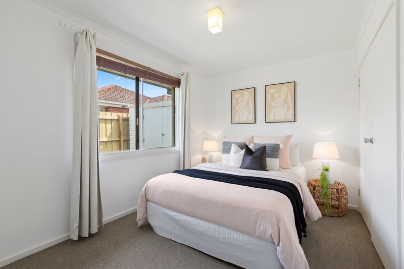 Photo - 1/287 Warrigal Road, Cheltenham VIC 3192 - Image 8