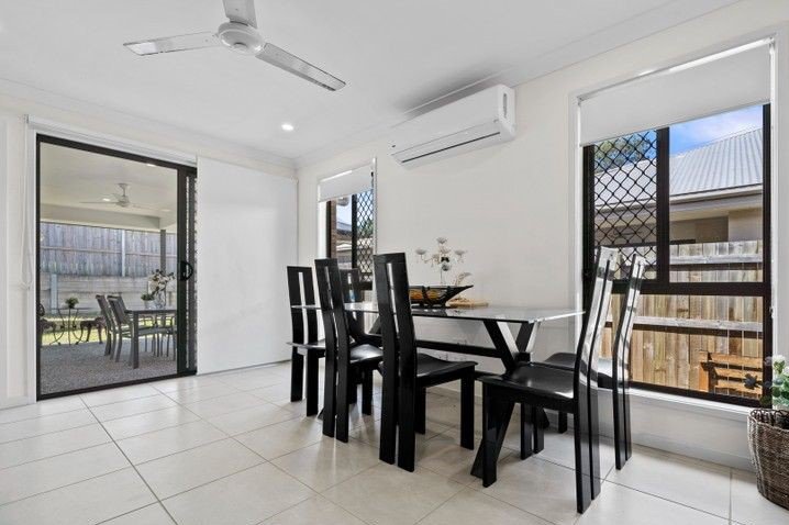 Photo - 1/289 Herses Road, Eagleby QLD 4207 - Image 4