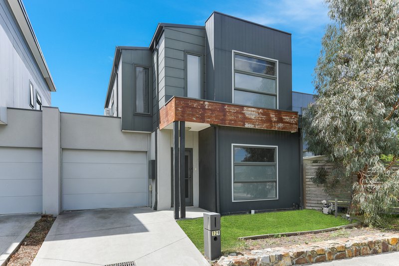 129 Arena Avenue, Roxburgh Park VIC 3064