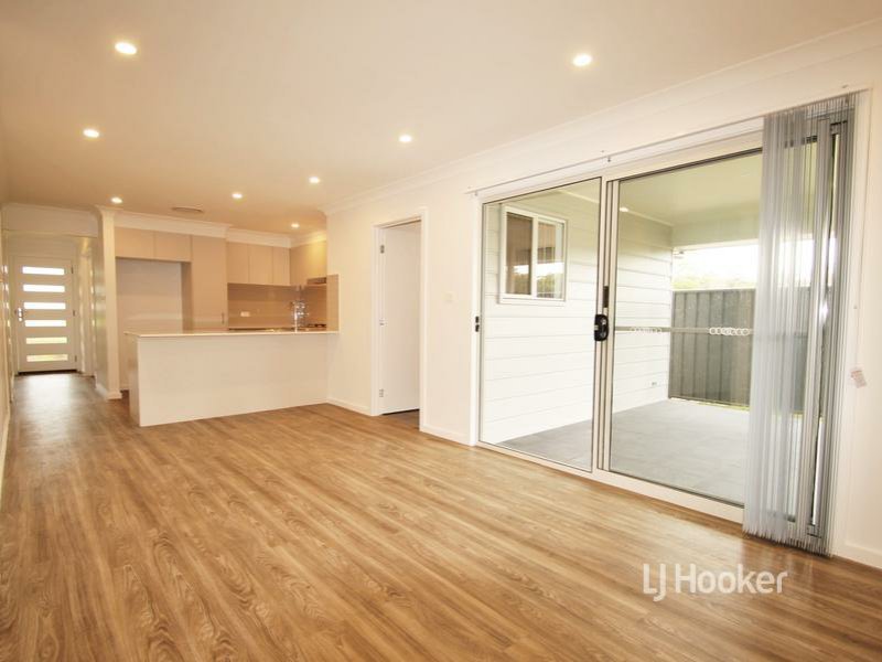 Photo - 1/29 Bayswood Avenue, Vincentia NSW 2540 - Image 2