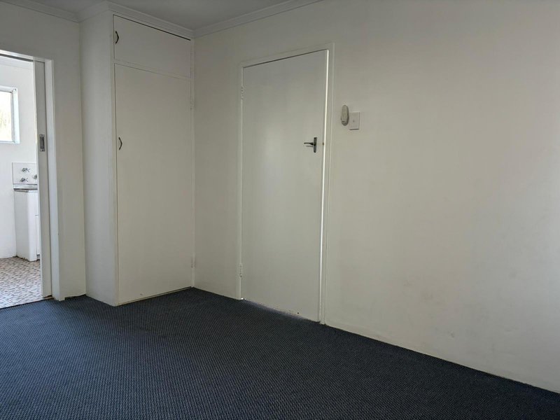 Photo - 1/29 Cedar Street, Wynnum QLD 4178 - Image 6