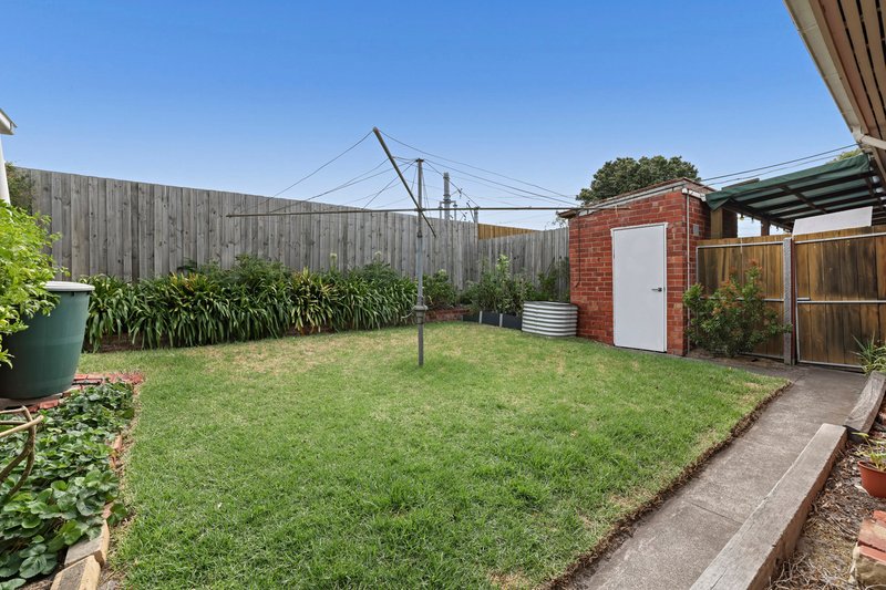 Photo - 1/29 Churchill Avenue, Cheltenham VIC 3192 - Image 25