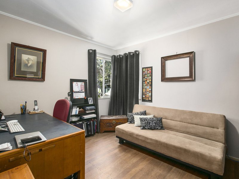 Photo - 129 Dunbar Street, Mount Gravatt East QLD 4122 - Image 6