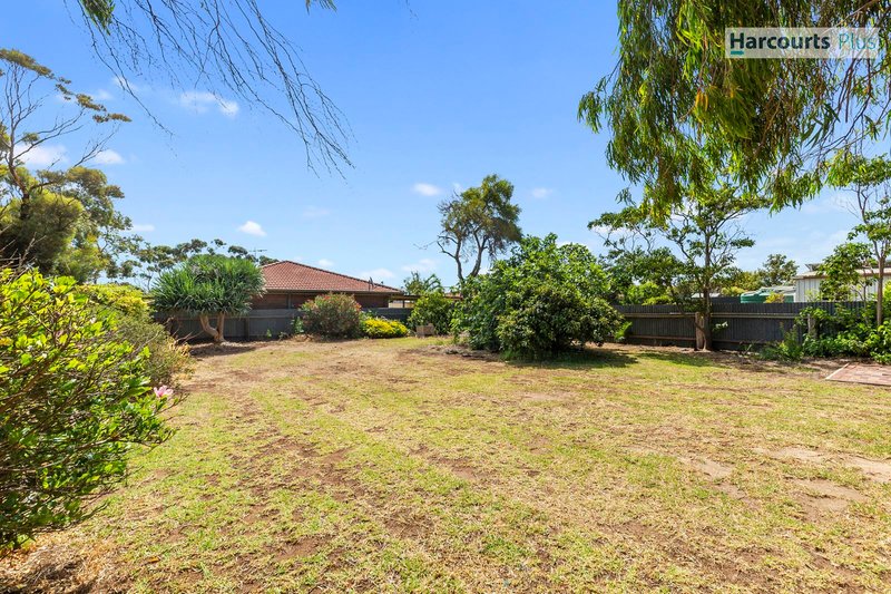 Photo - 129 Galloway Road, O'Sullivan Beach SA 5166 - Image 11