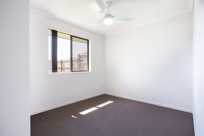 Photo - 1/29 Goldfinch Street, Redbank Plains QLD 4301 - Image 4