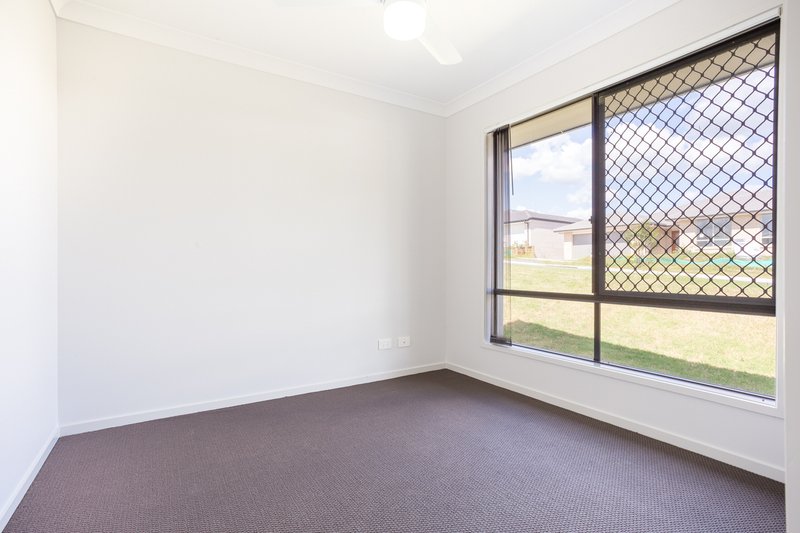 Photo - 1/29 Goldfinch Street, Redbank Plains QLD 4301 - Image 6