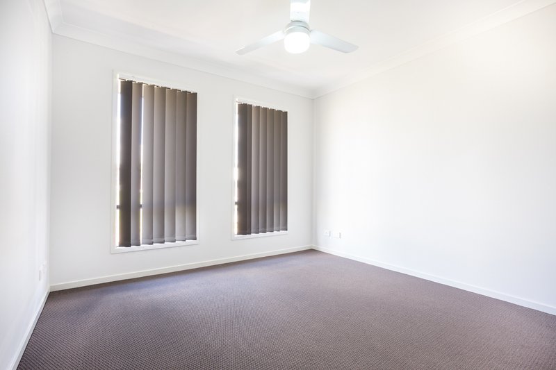 Photo - 1/29 Goldfinch Street, Redbank Plains QLD 4301 - Image 7