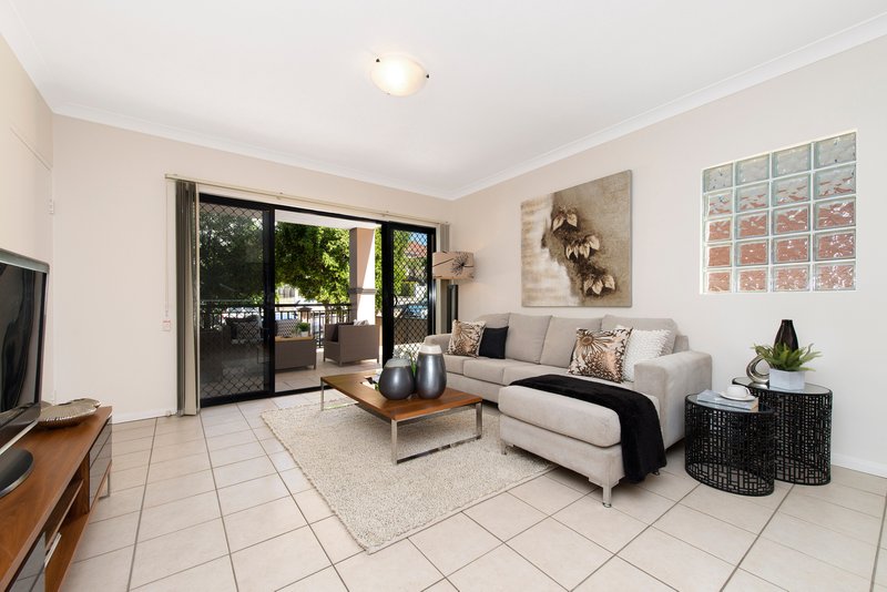 Photo - 1/29 Holland Street, Toowong QLD 4066 - Image 2