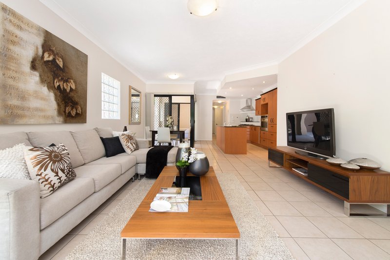 Photo - 1/29 Holland Street, Toowong QLD 4066 - Image 3