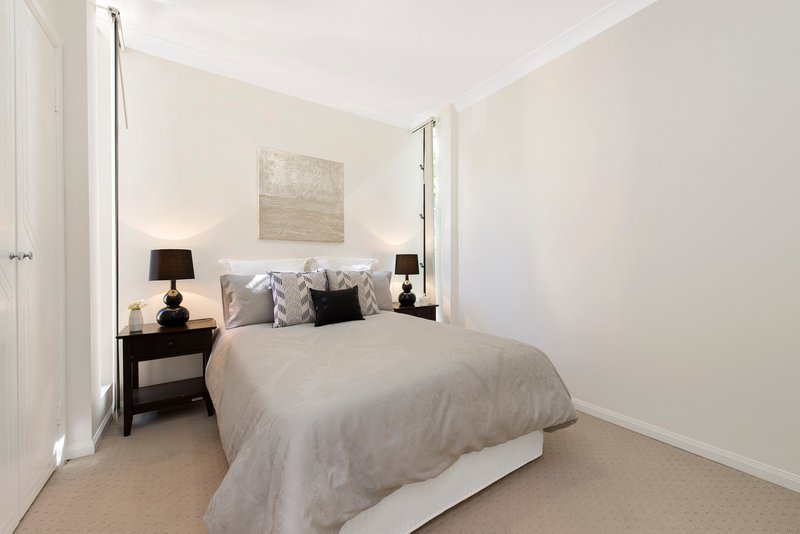 Photo - 1/29 Holland Street, Toowong QLD 4066 - Image 10