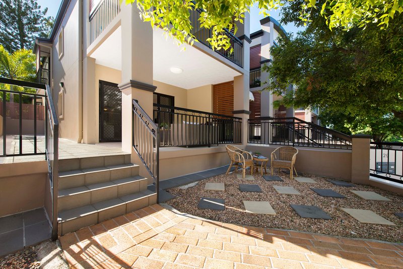 Photo - 1/29 Holland Street, Toowong QLD 4066 - Image 16