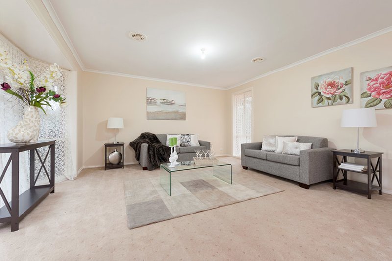 Photo - 129 Hothlyn Drive, Craigieburn VIC 3064 - Image 6