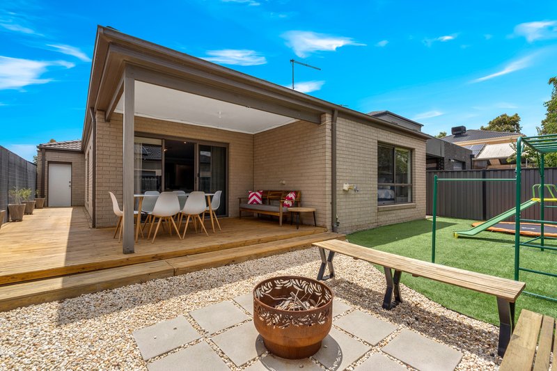 Photo - 129 Huntington Drive, Craigieburn VIC 3064 - Image 16