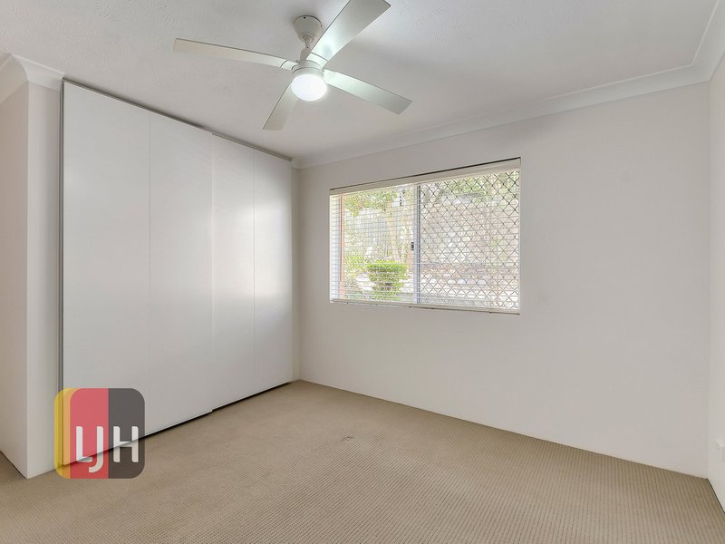 Photo - 1/29 Lennon Street, Stafford QLD 4053 - Image 4