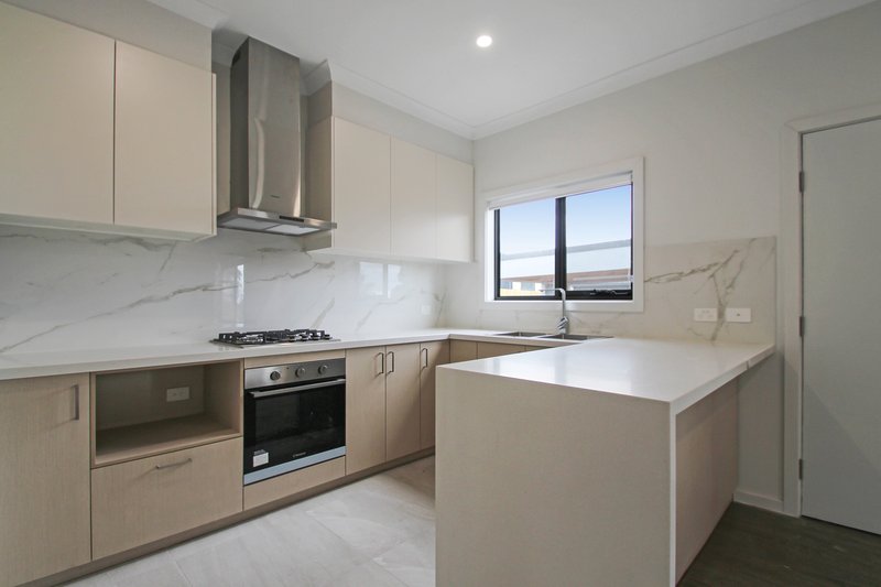 Photo - 1/29 Leonard Street, Frankston VIC 3199 - Image 3