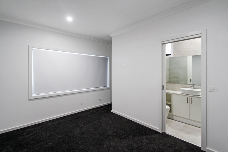 Photo - 1/29 Leonard Street, Frankston VIC 3199 - Image 6