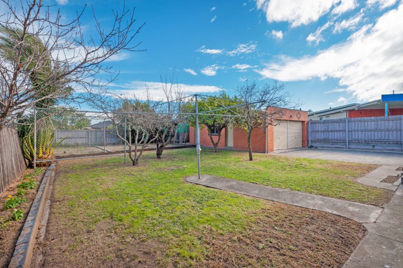 Photo - 129 Mcfadzean Avenue, Reservoir VIC 3073 - Image 13